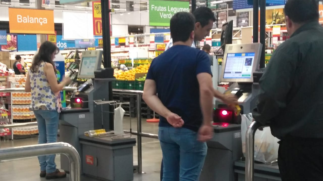 Atacado instala self-checkouts para redução de custos e agilidade no atendimento